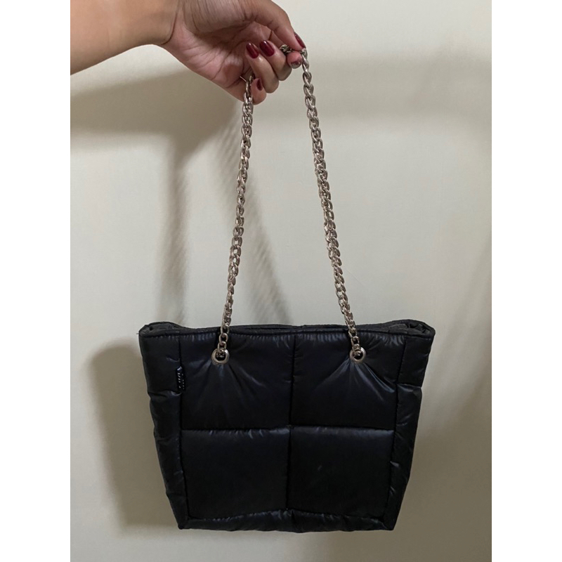 Preloved Tas Rantai Puffy