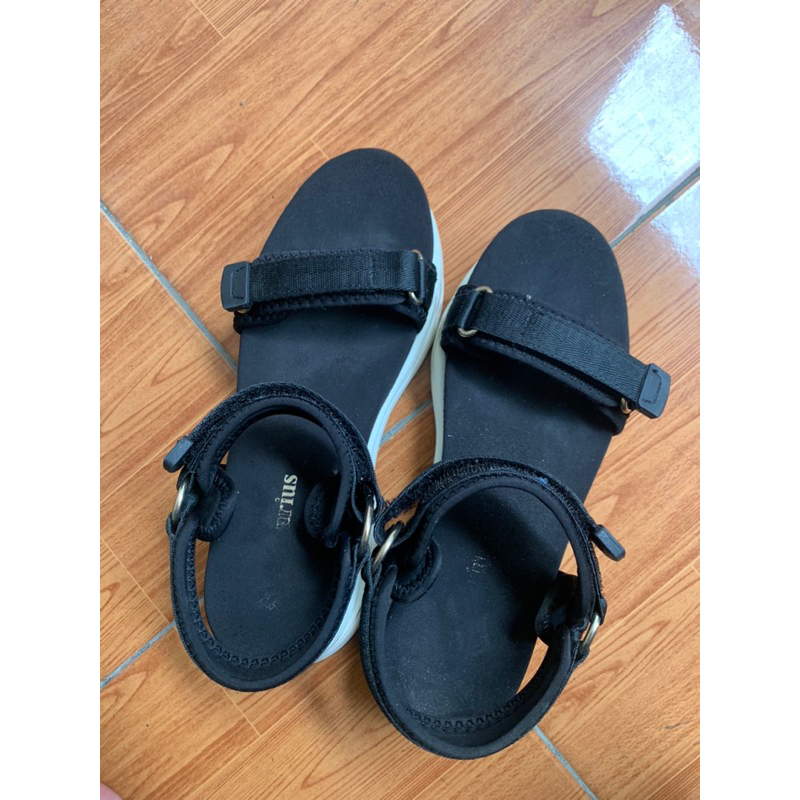 Stradivarius Sandal ( PRELOVED )