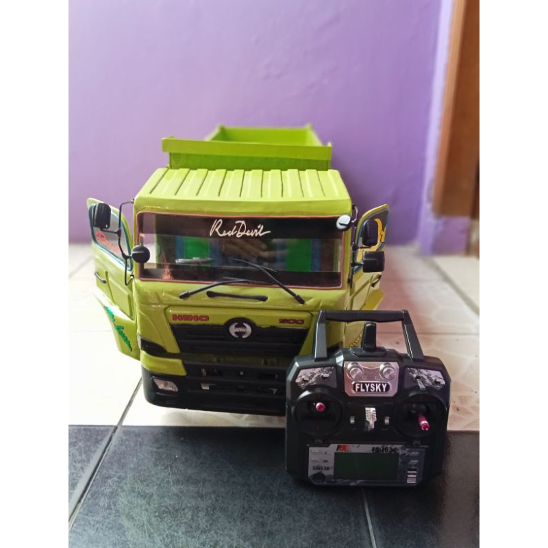 RC Truk Hino 500