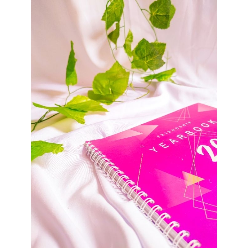 

YearBook//bukutahunansekolah//softcover//jilidspiral