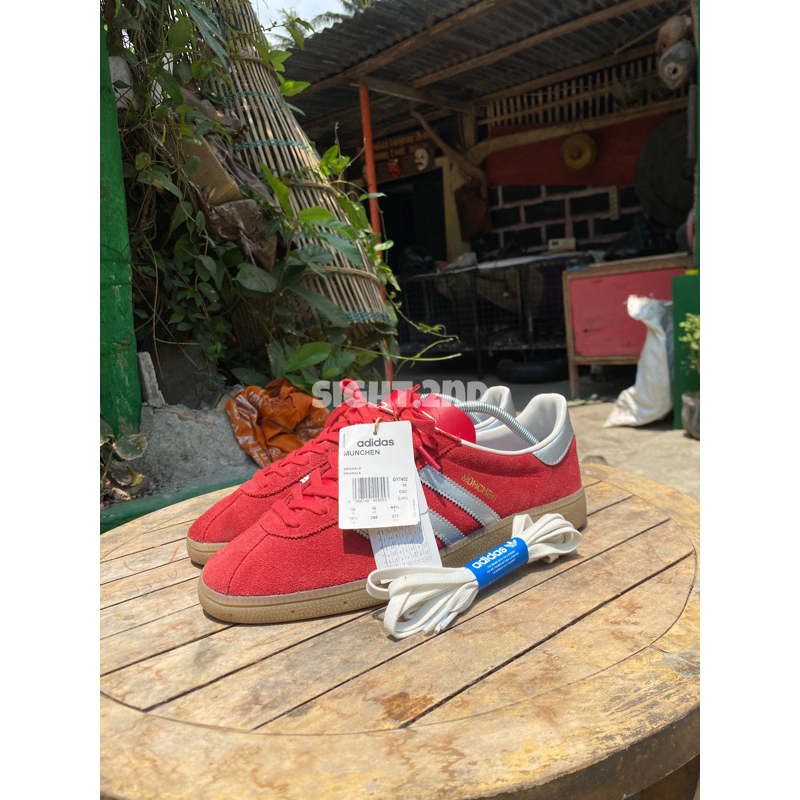 ADIDAS MUNCHEN RED SCARLET