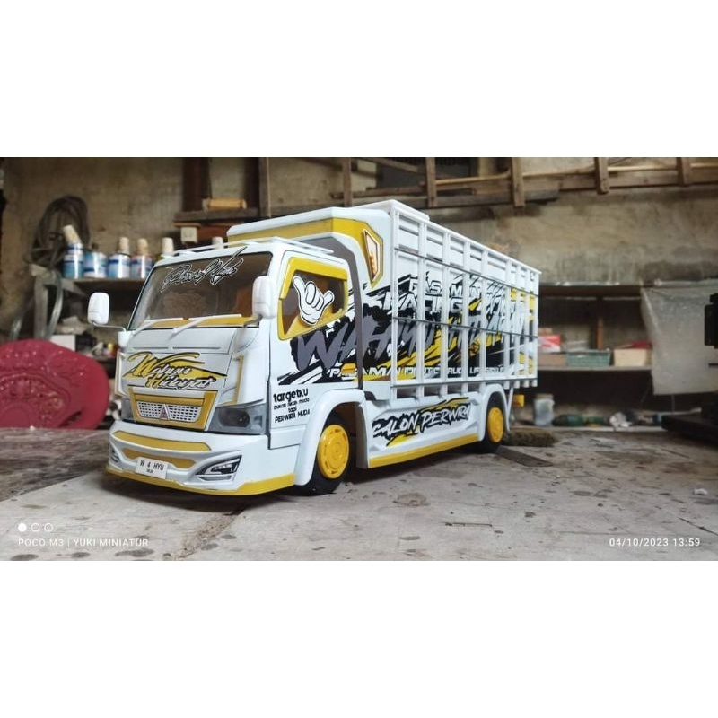 miniatur truk oleng new Wahyu abadi 2 full lampu leed kelap kelip