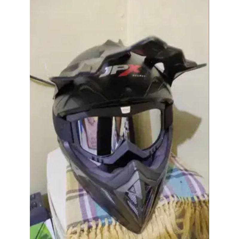 helm jpx cross