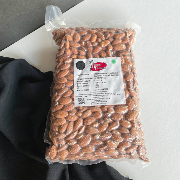 

Kacang Almond Panggang Cangkang 1 Kg