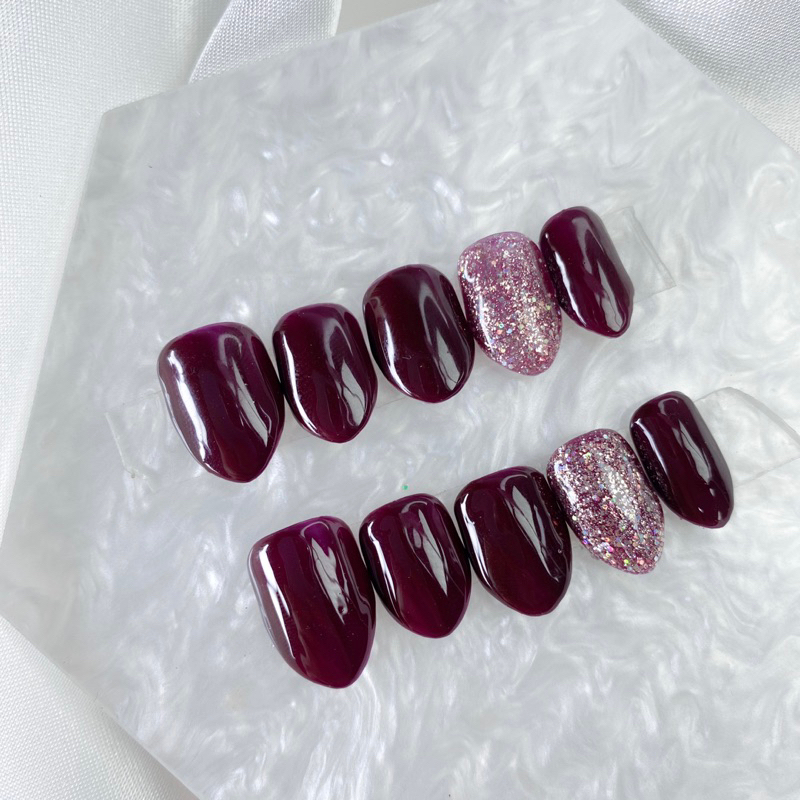 maroon glitter fake nails
