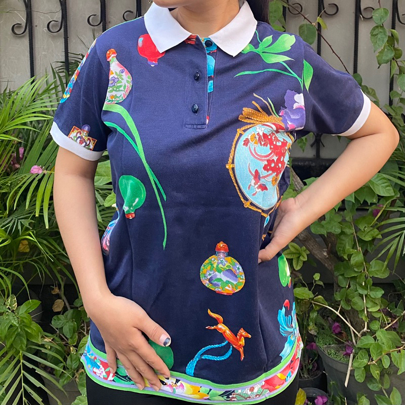 Preloved Kaos polo motif wanita