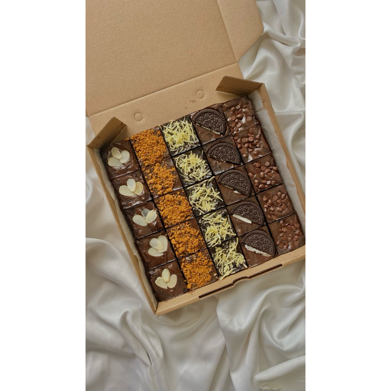 

FUDGE BROWNIES 20x20