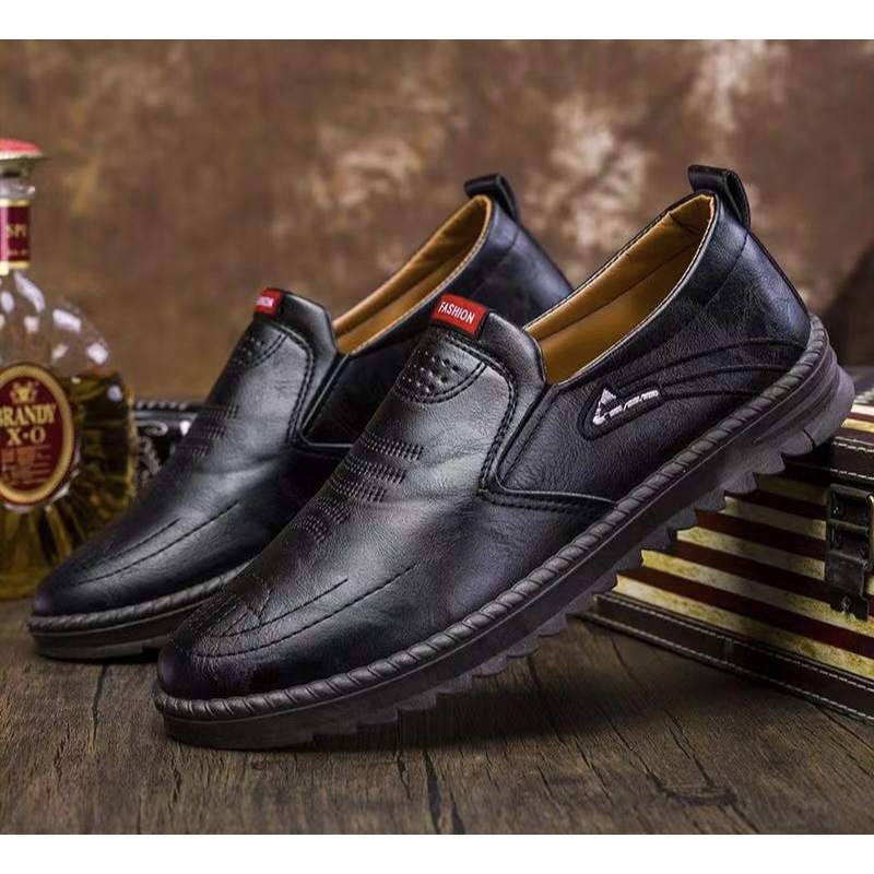 Sepatu slip on pria TERBARU K-20 sepatu casual pria slip-on sepatu kulit import sepatu pria