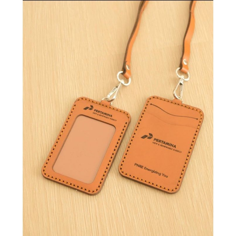 

(BISA SATUAN) PREMIUM ID CARD HOLDER K. SINTETIS DENGAN 3 WADAH KARTU DI BELAKANG CUSTOM NAME TAG CUSTOM LOGO NAMA PERUSAHAAN KAMPUS