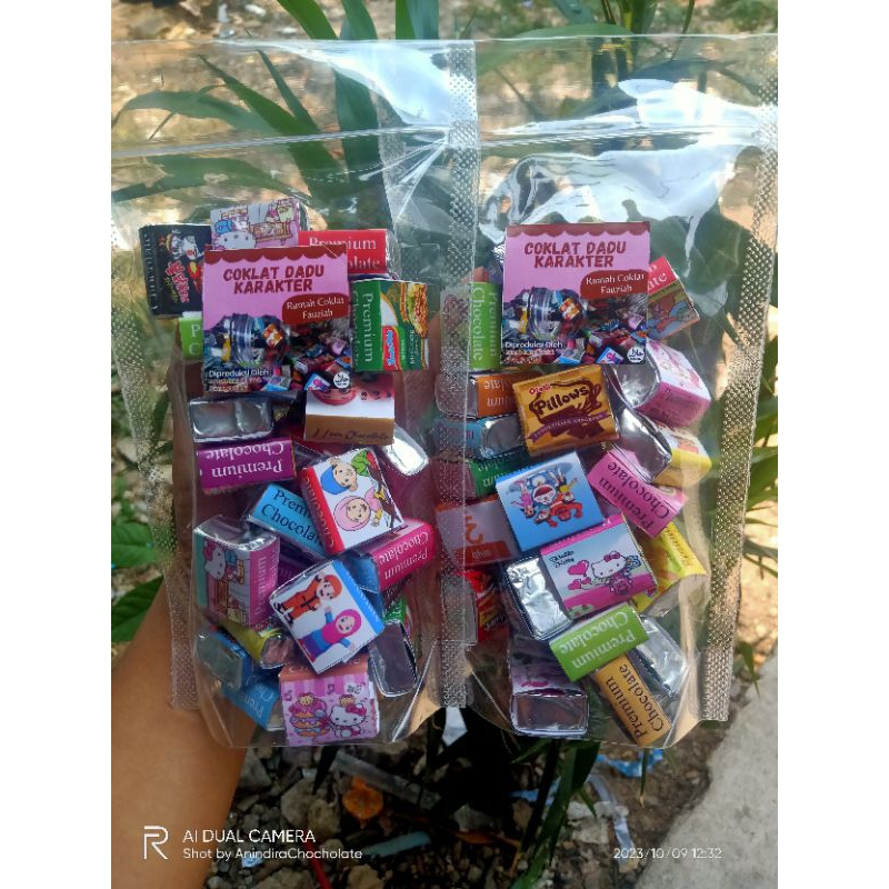 

PAKET USAHA COKLAT DADU KARAKTER ISI 30 PCS