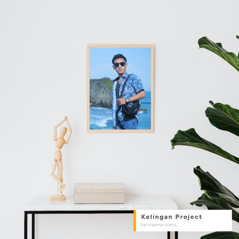 CETAK FOTO BINGKAI KAYU ESTETIK