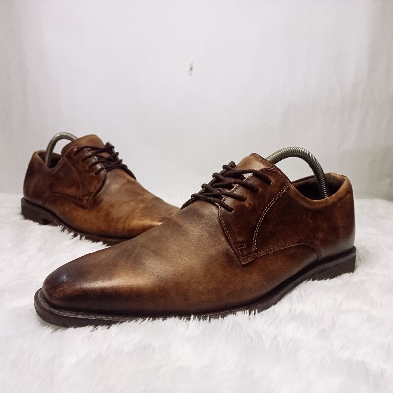 Sepatu Kulit Oxford Tampilan Vintage Pria | Ecco