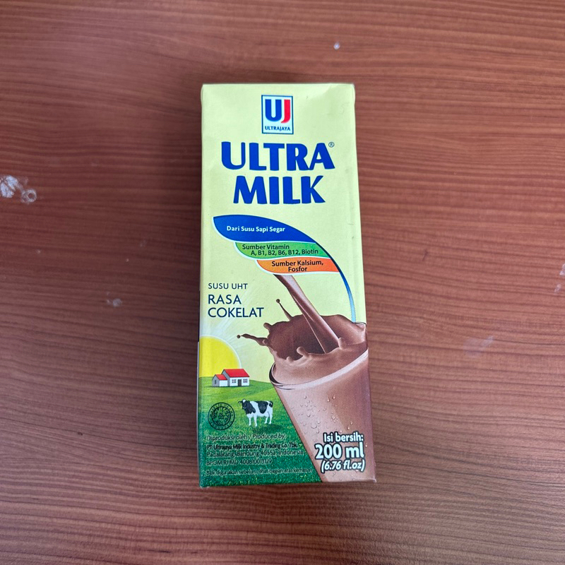 

ULTRA MILK 200ML KARTON ISI 24