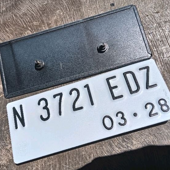 plat motor baut tanam