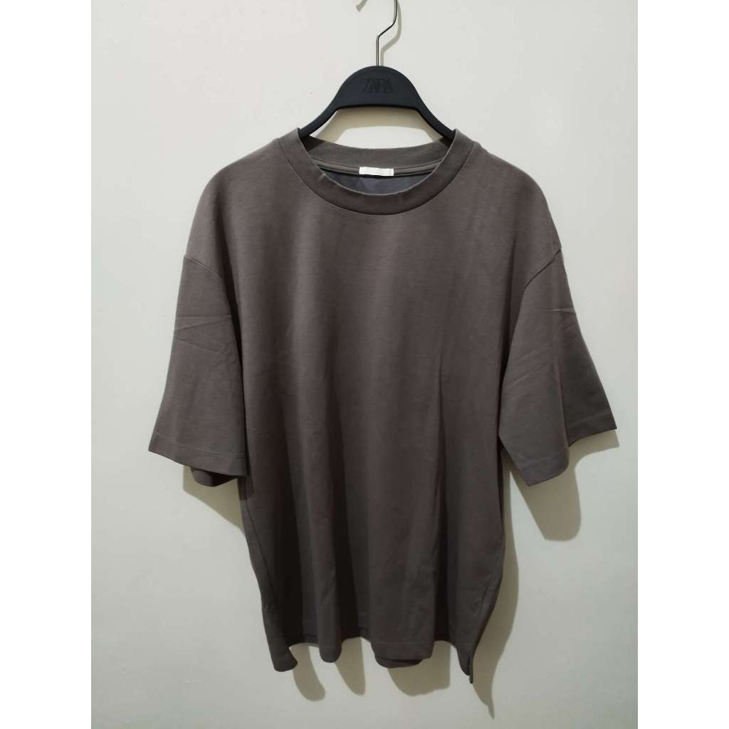 Preloved Kaos GU Oversized Unisex