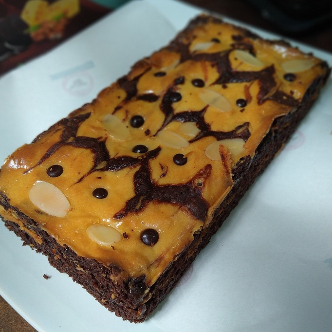 

Brownies Cream Cheese Fudgy Size 20x 10 cm kotak