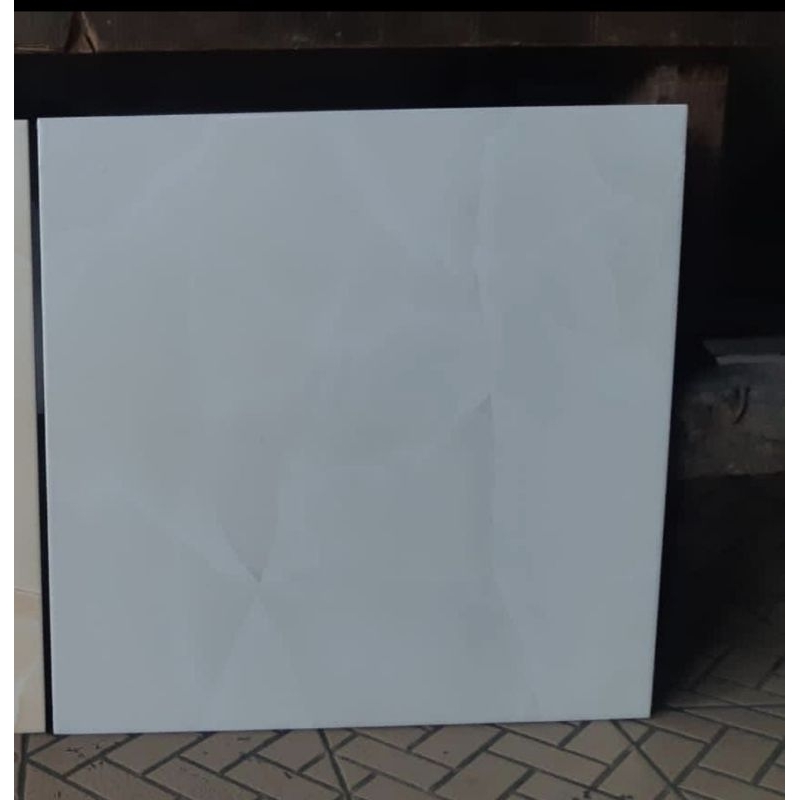 keramik lantai ruang tamu tidur rumah SIGNATURE 40x40 IJEN GREY