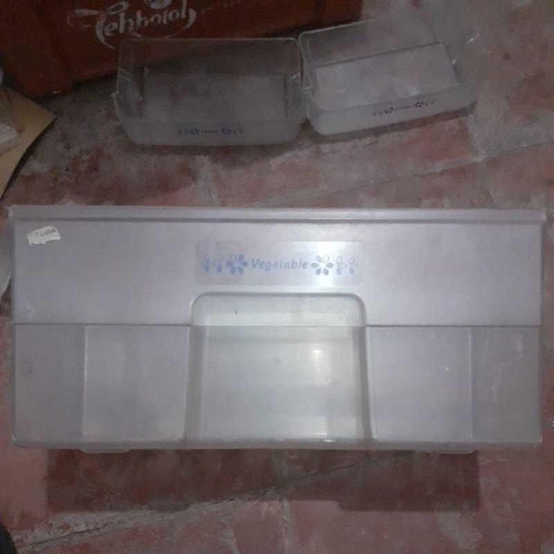 box sayur kulkas toshiba glacio ori second