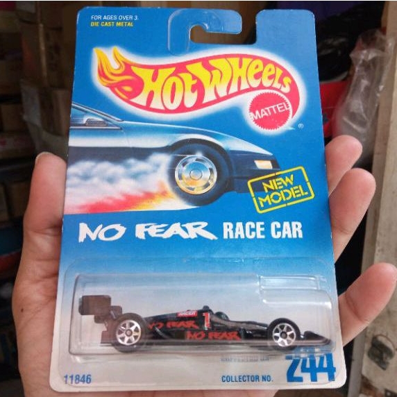 HOT WHEELS NO FEAR RACE CAR