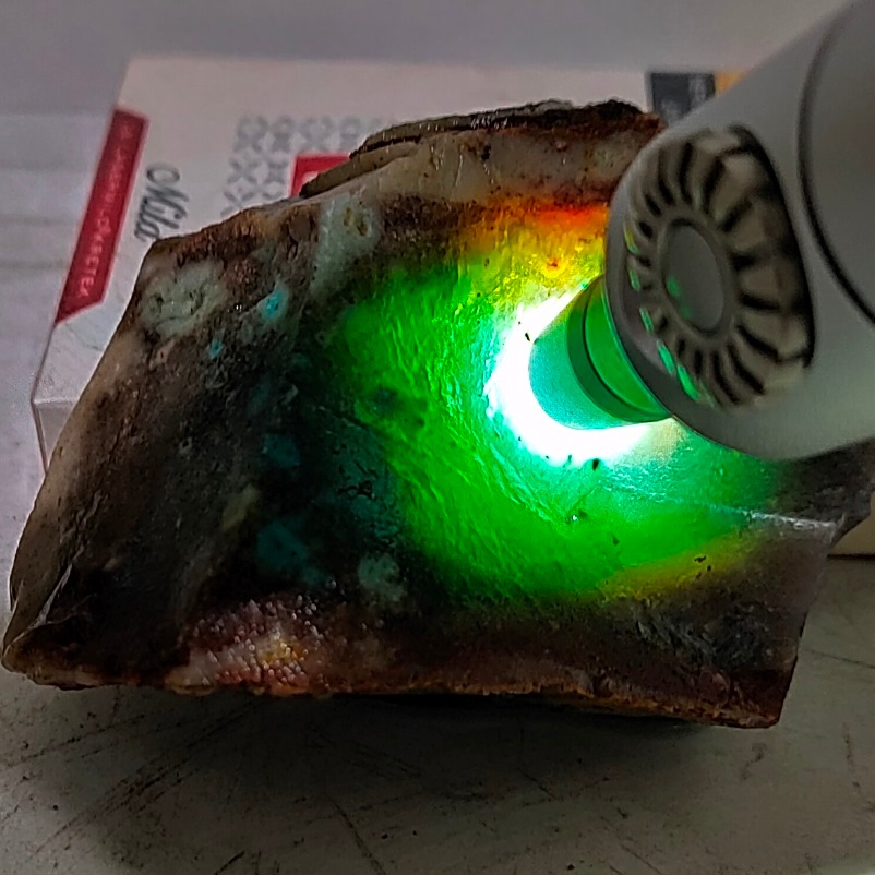 bahan batu bacan full kristal super HQ, batu yg dikirim sesuai foto, kode44