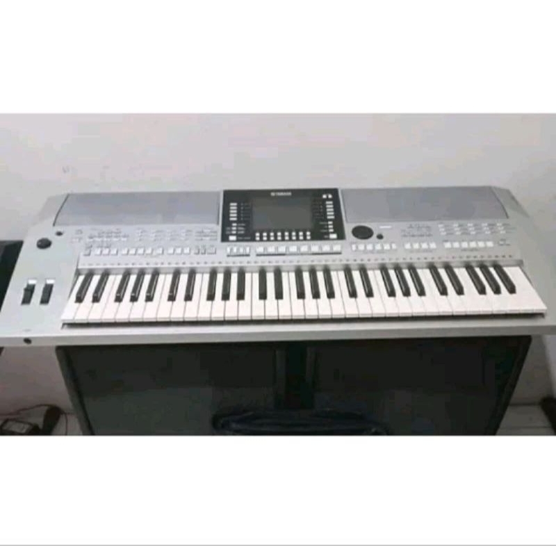 YAMAHA PSR S 910