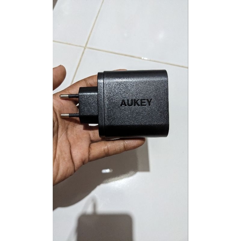 charger aukey fast charging 39w