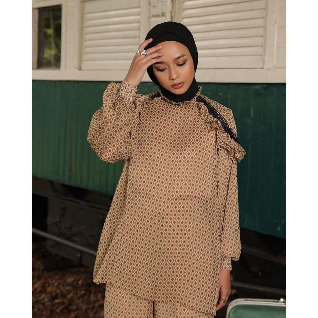 Ruth Top Siena Brown (termasuk inner)