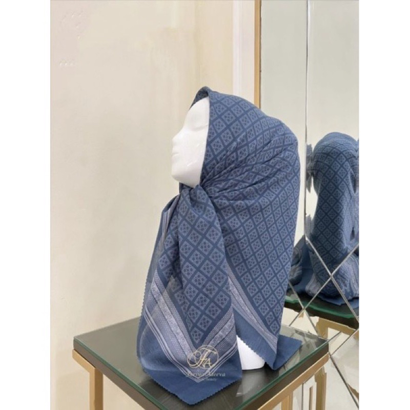 Hijab Segi Empat Voal Motif Smican Warna Biru Tua Kerudung Jilbab Murah Terbaru