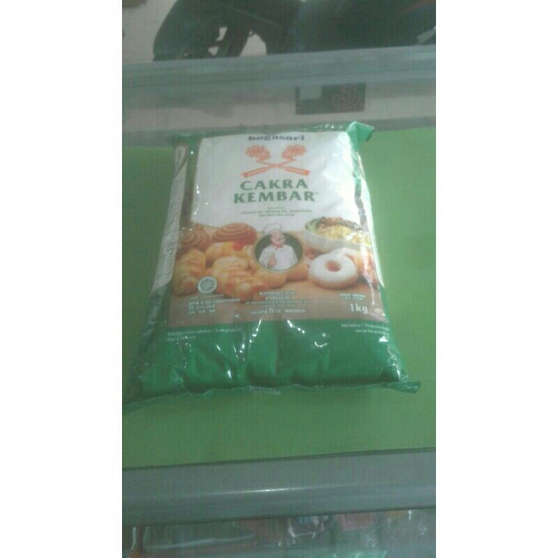 

Tepung Terigu Cakra Kembar Premium 1kg
