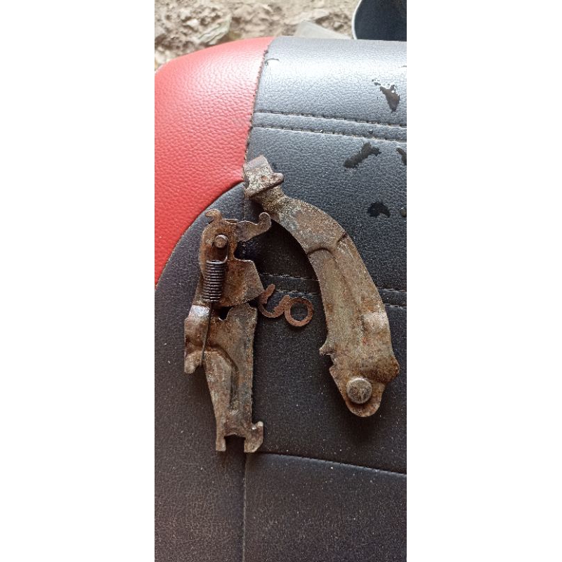 setelan rem belakang + pengait kanan kiri timor