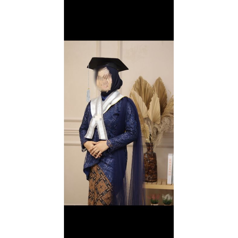 Preloved kebaya navy set kebaya wisuda
