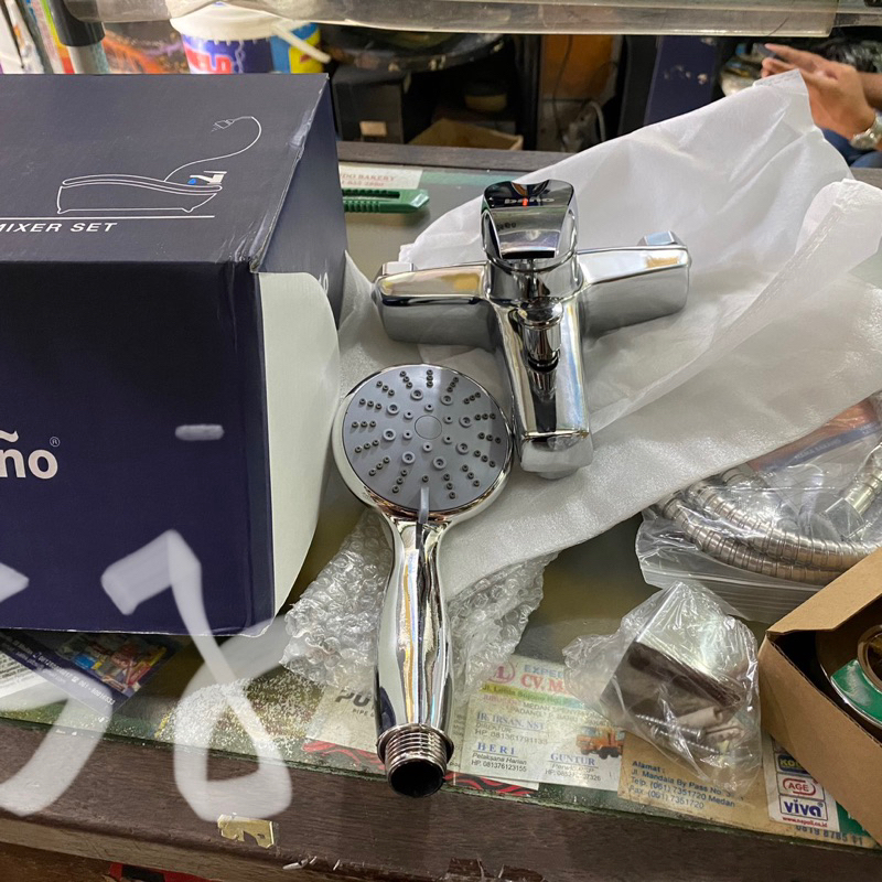 Kran Shower Air Panas Dingin / Kran Bathtub Mixer Set Bano