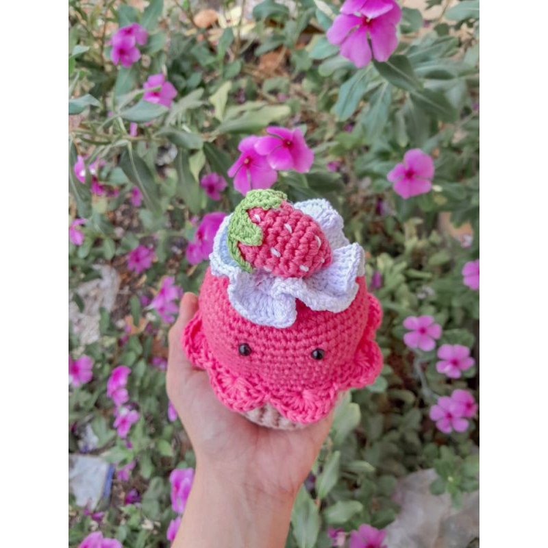 Aksesoris Amigurumi Strawberry Cupcake Mini Doll