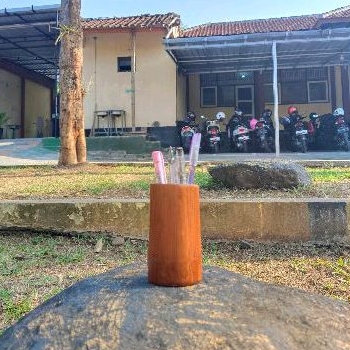 

tempat pensil kayu