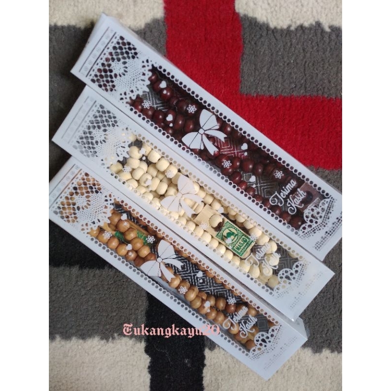 Souvenir Tasbih Kayu 99 Kemas Mika Motif Cantik