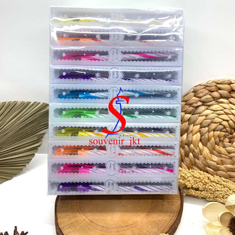 

RB 50/100pcs Souvenir Pernikahan Pulpen Salur Pelangi warna warni kemas mika motif