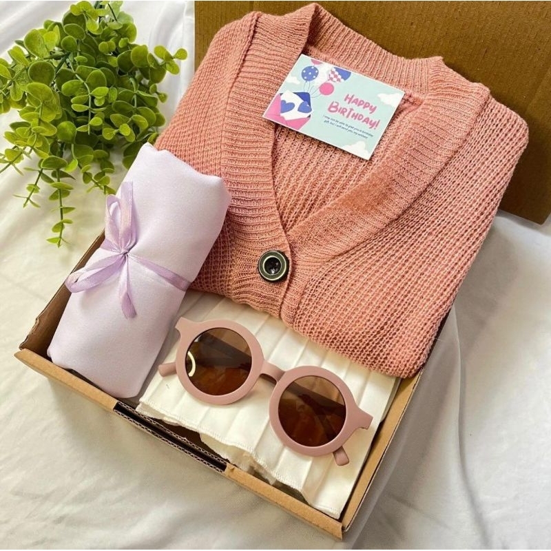 

giftbox/kado/hampers anak perempuan 2-4 tahun