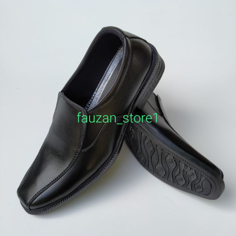 Sepatu Pantofel Anak Laki-laki Megido 33-37