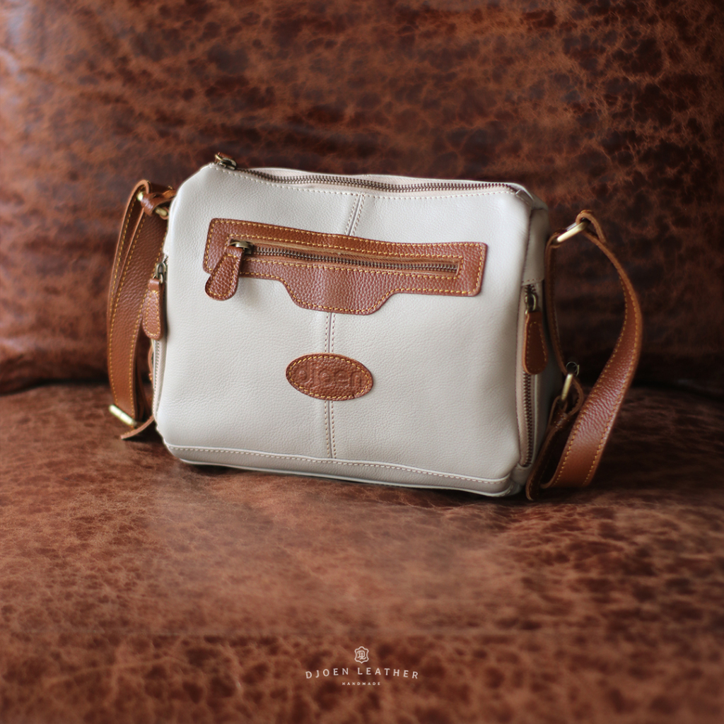 Tas selempang kulit sapi asli Cosmic Bag by Djoen Leather