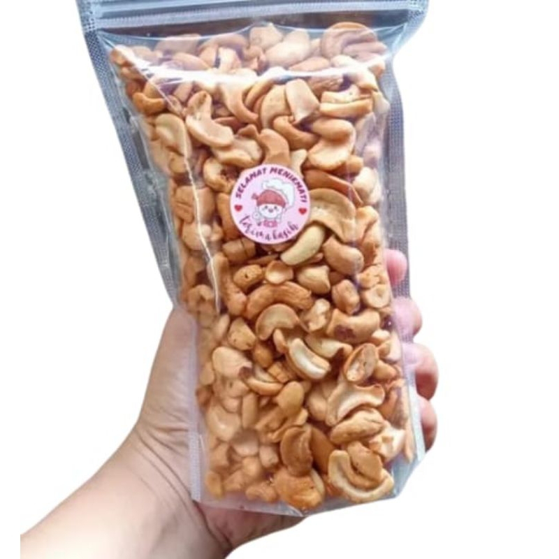 

kacang mede patahan 250 gram matang