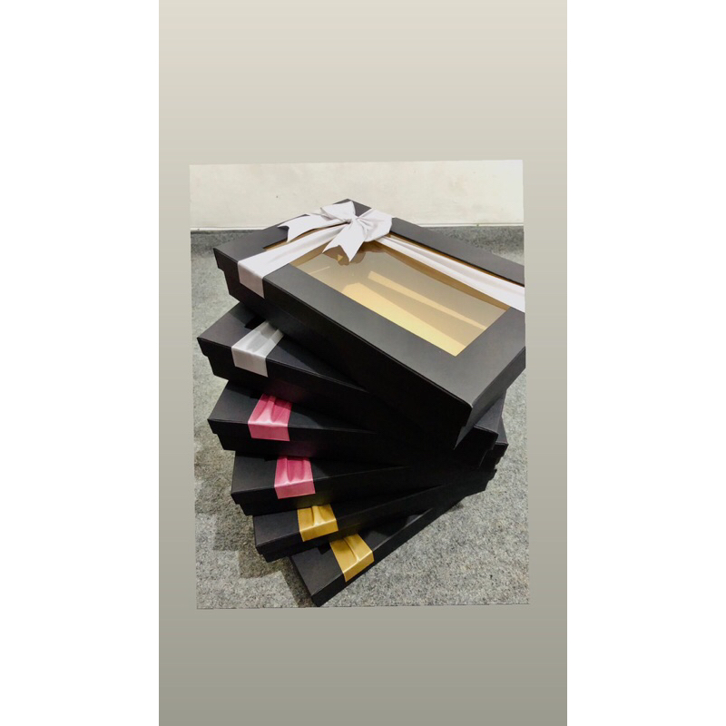 

KOTAK KADO NUYFLOWRIST 28x18x5 mika