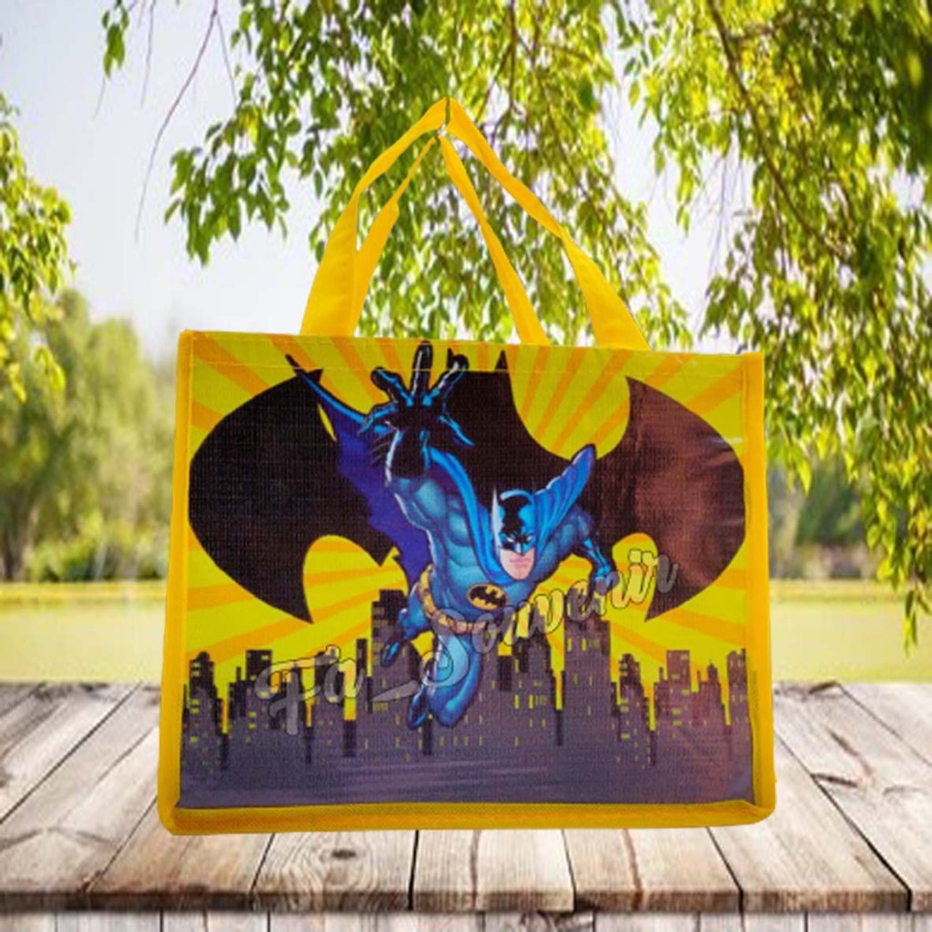 

Tas Godiebag Ulang Tahun Gambar Batman Dan Custom Nama Anak Bisa COD, Muat Box KFC dan Bento