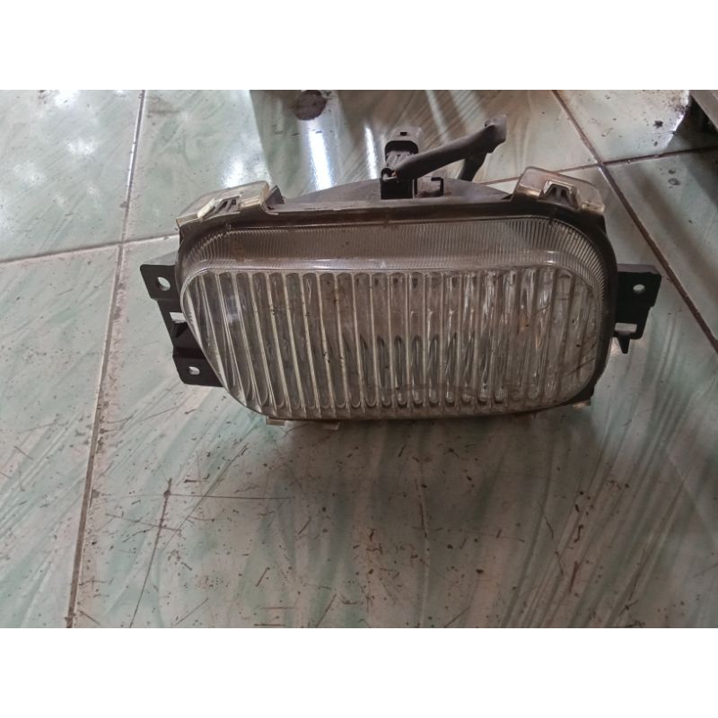 lampu kabut coLT DISEL CANTER original