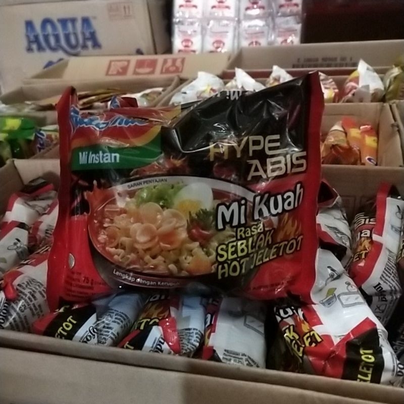 

indomie kuah rasa seblak hot jeletot