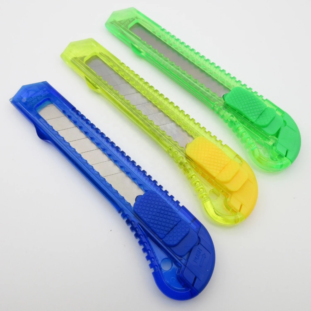 

Pisau Cutter Besar - Pisau Dapur