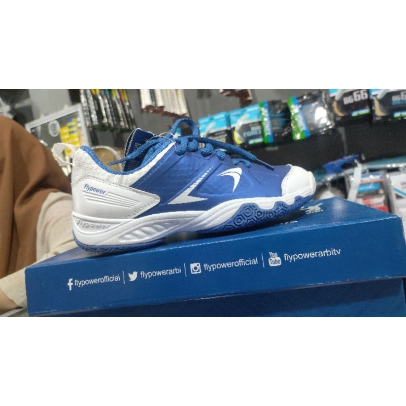 sepatu flypower