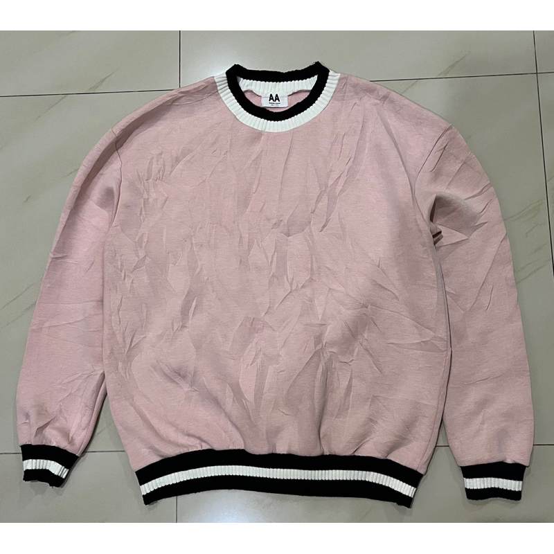 Crewneck / Sweater Wanita merk Awesome Apparel.