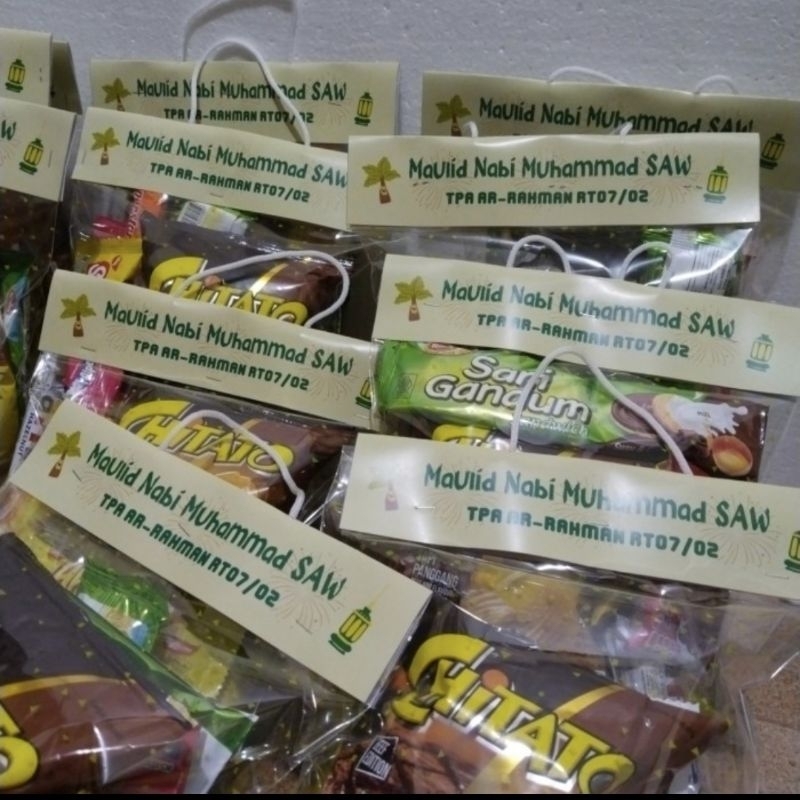 

Bingkisan Ulang Tahun Topper Snack Murah