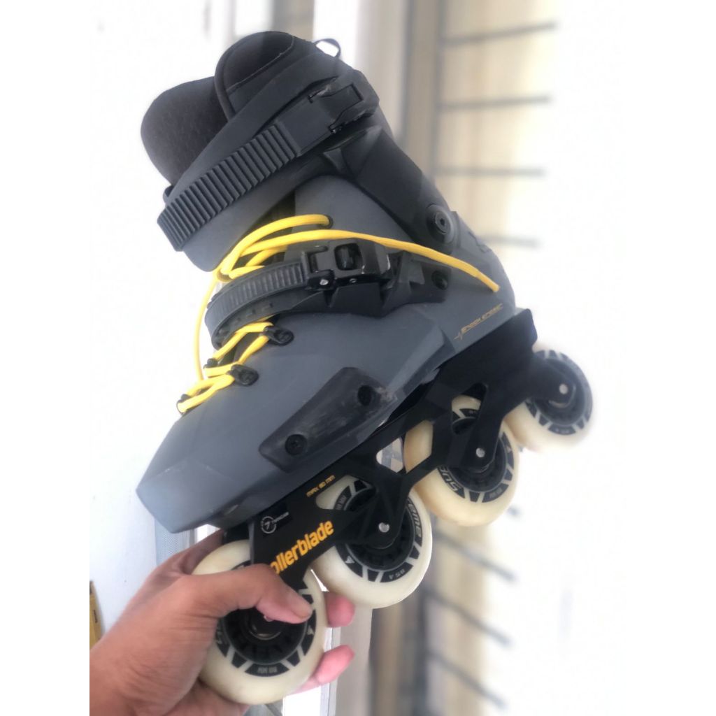 Sepatu Roda Rollerblade Twister Edge Size 39 (23 - 24.5 cm Panjang Kaki)