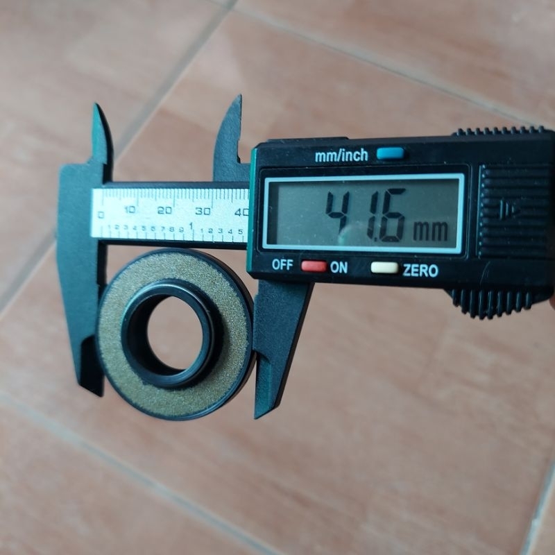 Seal shock depan Toyota Vios gen3 Yaris gen 3 Nissan Grand Livina sil shockbreaker Mobil